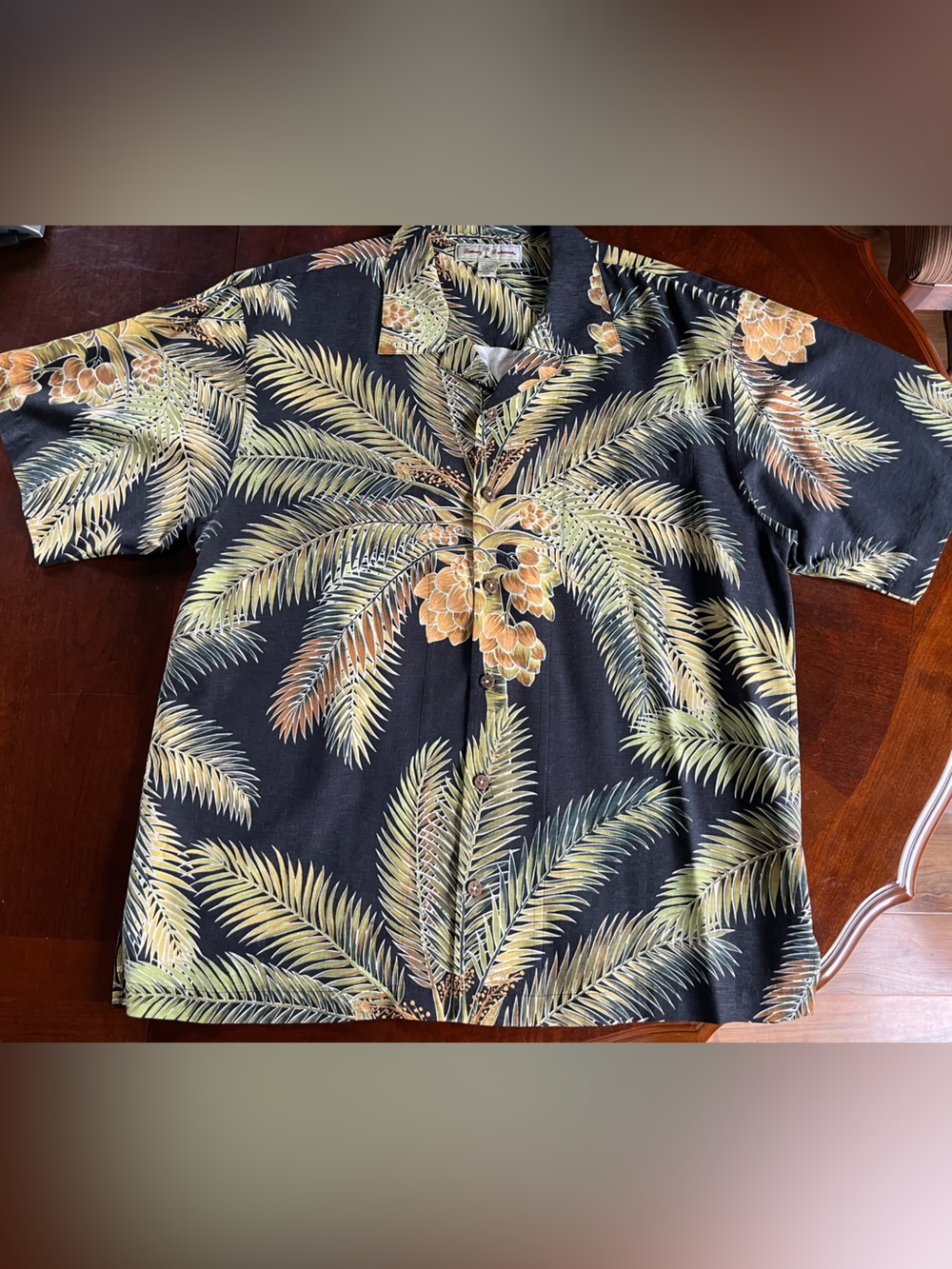 Tommy Bahama 100% Silk Palm Tree Tropical Hawaiian Button Up Camp Shirt Size L